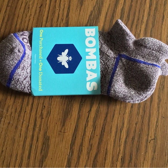 Assortment of new Bombas Women’s socks - Picture 15 of 16